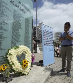 El Ayuntamiento rinde homenaje a las víctimas del accidente aéreo del JK5022 en su octavo aniversario. · foto 3