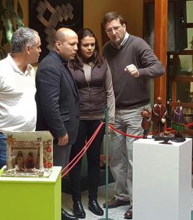 El taller de artesanía de La Guancha acoge una muestra de Belenes de diferentes países. · foto 3