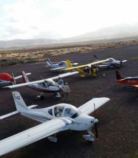 17 avionetas se dan cita en Antigua en su travesía por Canarias y Marruecos. · foto 5