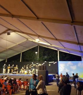 Morro Jable inauguró su Belén tradicional canario con la actuación del grupo de música popular Amolán. · foto 1