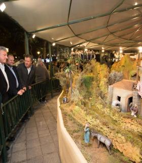 El Ayuntamiento de Las Palmas de Gran Canaria inaugura el tradicional belén del Parque de San Telmo. · foto 5