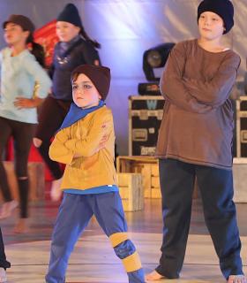 El Festival de Navidad de Danza en Tías se llena un año más de público, arte y solidaridad. · foto 1
