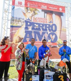 La primera carrera solidaria Perro-Amo de Las Palmas de Gran Canaria se celebra con gran éxito de participación. · foto 15