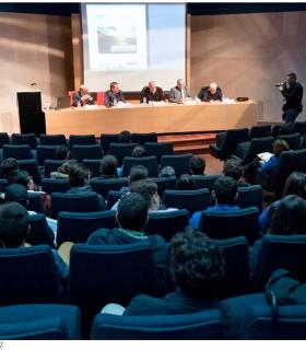 La ULL presenta el congreso que en 2017 abordará la investigación sobre la luz en biomedicina y energía renovable. · foto 3