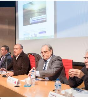 La ULL presenta el congreso que en 2017 abordará la investigación sobre la luz en biomedicina y energía renovable. · foto 2