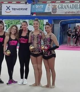 Festival y recogida solidaria de la escuela municipal de gimnasia rítmica y el Club Adoney con los más desfavorecidos. · foto 2