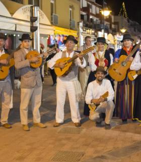 La Zona Comercial Abierta de Playa de Mogán se llena de tradición, color y ambiente con su Mercado de Tradiciones. · foto 1