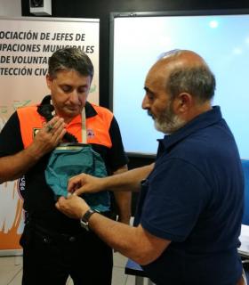 Protección Civil recibe formación sobre autorescate de oxígeno químico en el Puerto de La Cruz. · foto 1