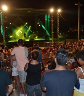 La ganadora de Got Talent, Cristina Ramos, se entregó a un multitudinario público en Morro Jable. · foto 4