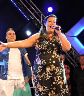 La joven Cristina Morales se proclama vencedora del XII Festival de la Canción Playa de la Cebada. · foto 1