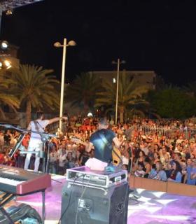 Huecco lleva su potente directo al escenario de la Semana Cultural Playa de la Cebada. · foto 5