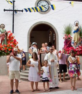 La procesión por las calles de Barranquillo Andres y Soria cierra las fiestas del interior de Mogán. · foto 2