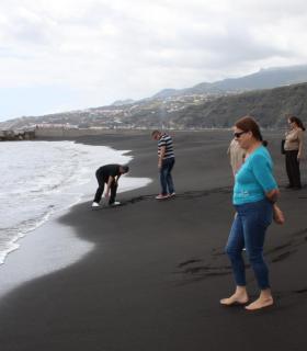 Ayer, jueves 20 de abril, se inauguró -despues de varios años de retraso- la nueva playa de Santa Cruz de La Palma. · foto 5