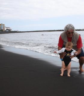 Ayer, jueves 20 de abril, se inauguró -despues de varios años de retraso- la nueva playa de Santa Cruz de La Palma. · foto 1