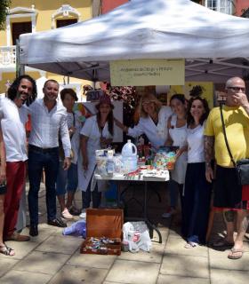 “Juntos Avanzamos” convierte la Plaza de Santiago en una fiesta de la unión vecinal y del trabajo colectivo. · foto 4