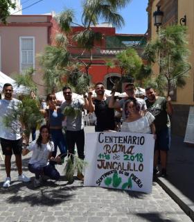 “Juntos Avanzamos” convierte la Plaza de Santiago en una fiesta de la unión vecinal y del trabajo colectivo. · foto 9