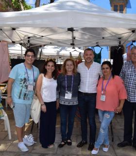 “Juntos Avanzamos” convierte la Plaza de Santiago en una fiesta de la unión vecinal y del trabajo colectivo. · foto 5