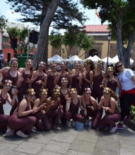 “Juntos Avanzamos” convierte la Plaza de Santiago en una fiesta de la unión vecinal y del trabajo colectivo. · foto 10