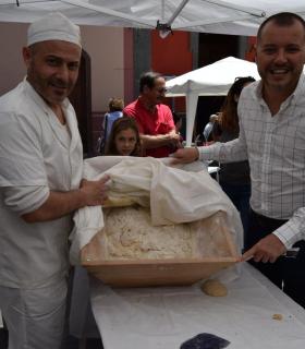 “Juntos Avanzamos” convierte la Plaza de Santiago en una fiesta de la unión vecinal y del trabajo colectivo. · foto 6