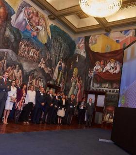 Los Reyes de España felicitan en el Cabildo a los protagonistas del proyecto Barrios por el Empleo: Juntos más Fuertes. · foto 4
