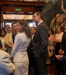 Los Reyes de España felicitan en el Cabildo a los protagonistas del proyecto Barrios por el Empleo: Juntos más Fuertes. · foto 6