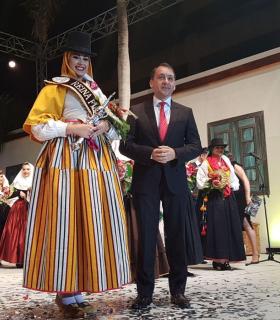 Cristina Yanes Jorge es la nueva Reina de las Fiestas de Mayo de Santa Cruz de Tenerife. · foto 2