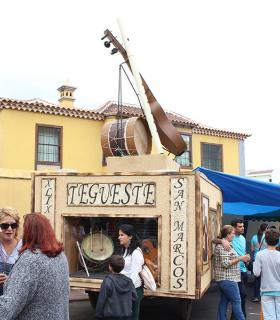 Los carreteros de Tegueste muestran sus obras de arte que rescatan, fomentan y difunden las tradiciones del municipio. · foto 1