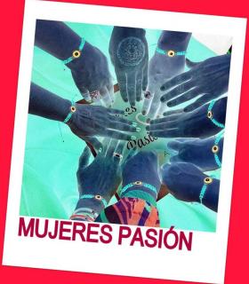 El colectivo Mujeres Pasión presenta su obra en el Gabinete. · foto 2