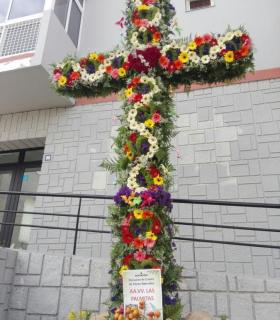 La AV Amigos de Vistabella gana el Concurso de Cruces de las Fiestas de Mayo. · foto 2
