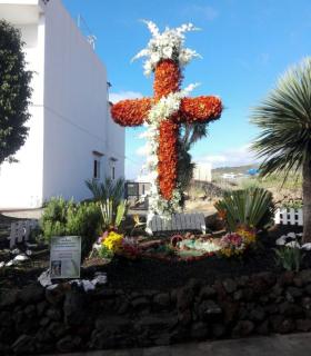 La AV Amigos de Vistabella gana el Concurso de Cruces de las Fiestas de Mayo. · foto 1