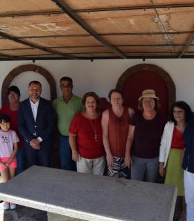 El alcalde de Gáldar cumple un año más con la tradición del Día de la Cruz en la Montaña de Amagro. · foto 1