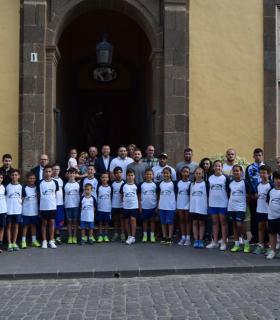 El Alcalde felicita y celebra los éxitos de los deportistas galdenses. · foto 1