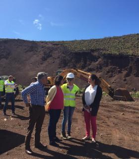 Política Territorial invierte más de 5 millones de euros en materia medioambiental en El Hierro, lo que permitirá la creación de más de 200 puestos de trabajo. · foto 1