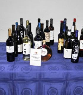 La Fundación Alhóndiga entrega sus premios anuales a los mejores vinos embotellados de Canarias. · foto 2