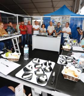 El Cabildo de Lanzarote felicita a los ganadores del III Concurso Insular de Cata de Quesos. · foto 5