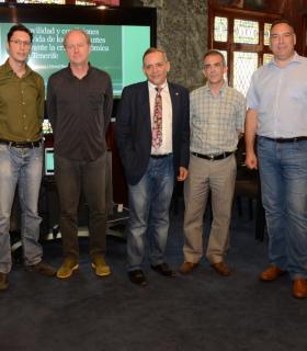 El Cabildo de Tenerife presenta un estudio sobre los efectos de la crisis económica en los inmigrantes de la Isla. · foto 1