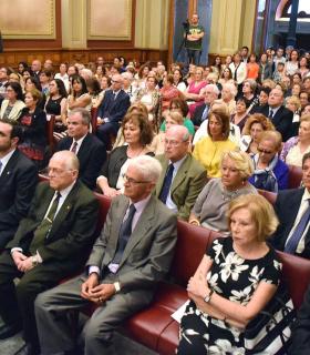 Santa Cruz de Tenerife entrega su Medalla de Oro al colegio Dominicas-Vistabella. · foto 1