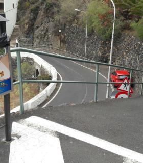 El municipio de Icod de los Vinos comienza a dotar de papeleras a todos sus núcleos de población. · foto 2