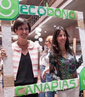 El talento emprendedor universitario exhibe su potencial en la feria celebrada en la Facultad de Economía, Empresa y Turismo. · foto 1