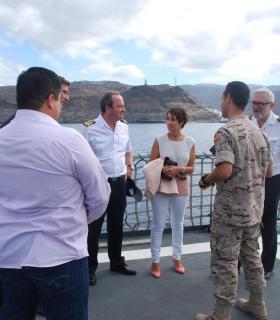 La Armada simula el rescate de un submarino turístico en aguas de Mogán. · foto 5