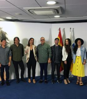 El Gobierno produce un disco con siete versiones del Himno de Canarias. · foto 1