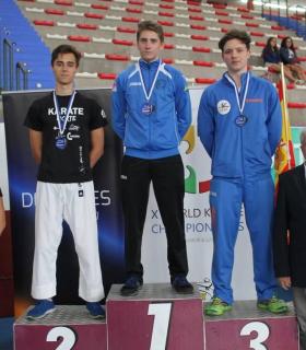 El pabellón municipal congregó a casi 300 deportistas en el Primer Campeonato de Kárate. · foto 4