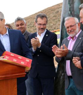 Feliz día de Canarias con Silbo gomero. · foto 2