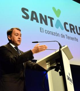 El alcalde destaca la autenticidad como una fortaleza de la oferta turística de Santa Cruz de Tenerife. · foto 1