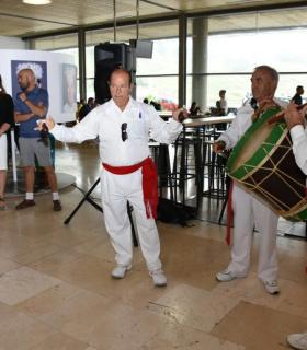 Una son siete, siete son una. · foto 1