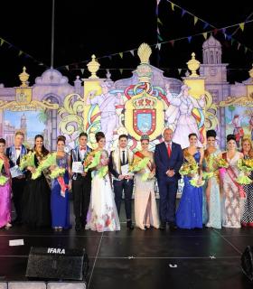 Asarela Luis y Víctor Cruz, reina y míster de las Fiestas Mayores de la Villa Histórica de Granadilla de Abona. · foto 2