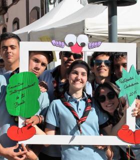 El proyecto Encuentro Intergeneracional ya ha recorrido más de la mitad de los distritos con una gran acogida entre jóvenes y adultos. · foto 3