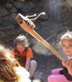 El Museo Arqueológico de La Gomera acerca sus talleres educativos a La Dama, Las Rosas y La Palmita desde este viernes. · foto 3