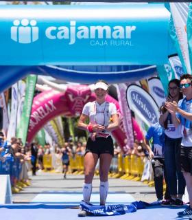 Yeray Durán y Christelle Bard se coronan vencedores de la Ultra de la Cajamar Tenerife Bluetrail 2017. · foto 7