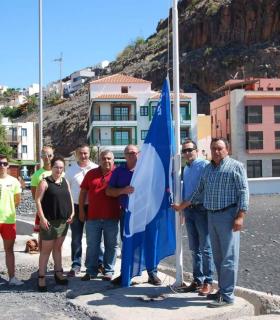 Playa de Santiago ya tiene izada por séptimo año la Bandera Azul Europea. · foto 2